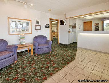 Super 8 By Wyndham Adair Ia Hotel Interior foto