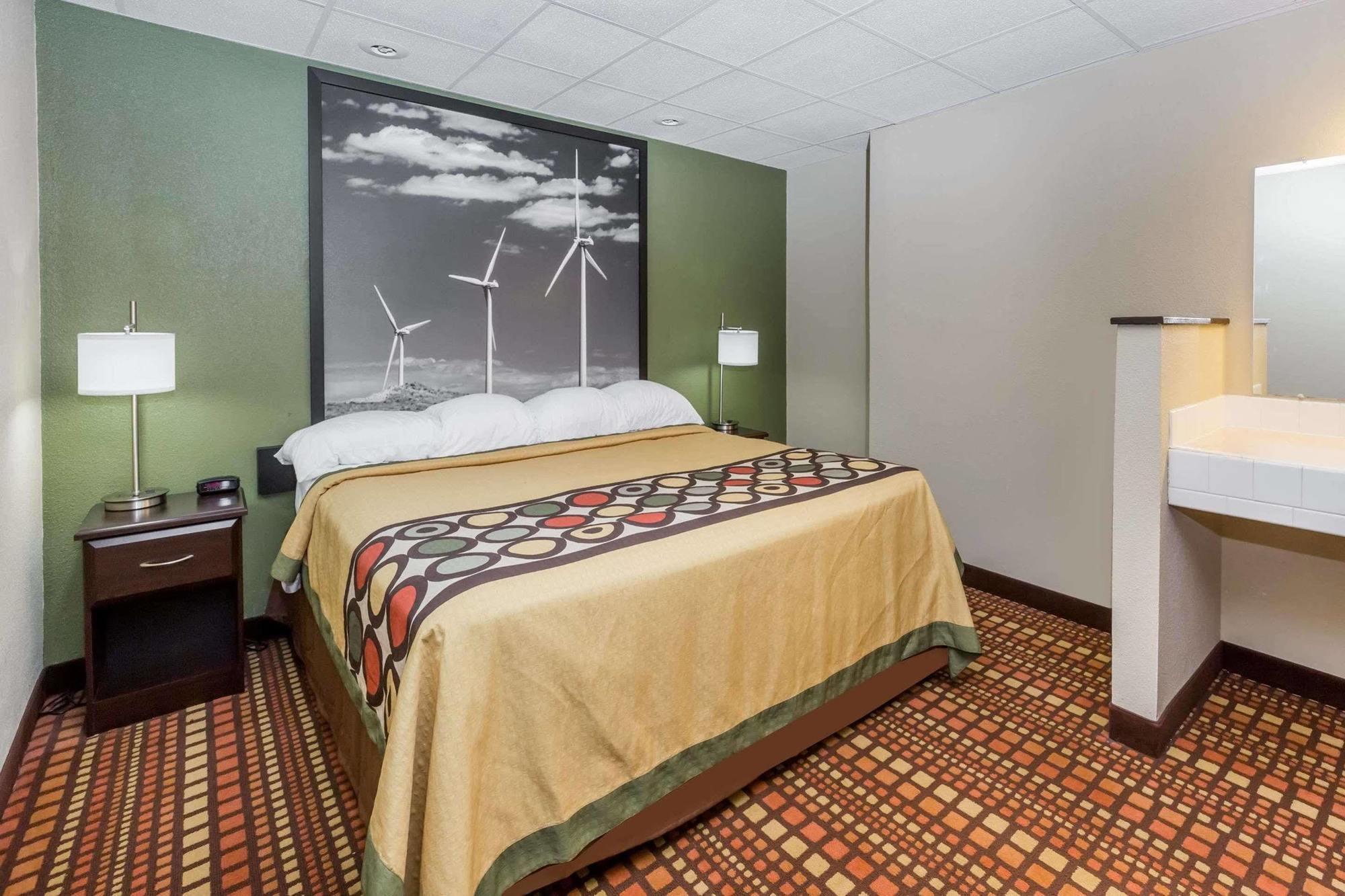 Super 8 By Wyndham Adair Ia Hotel Bagian luar foto